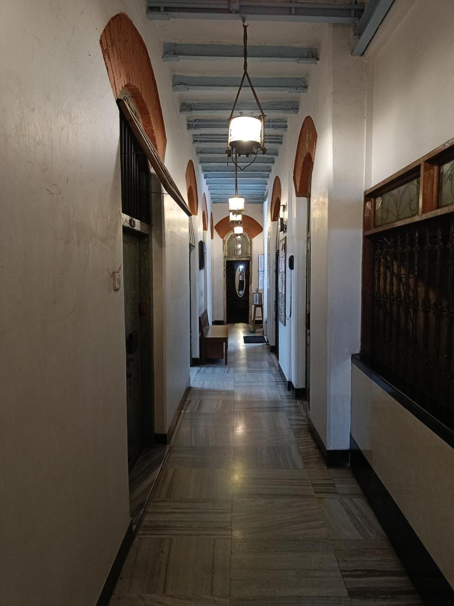 Vasantashram Cst Mumbai, Free Wifi With 1940s Retro Vibe Hostel *